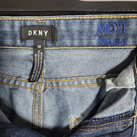 DKNY Mott Straight Jeans Womens 16 Blue Medium Wash Mid Rise Stretch Denim - Picture 4 of 10